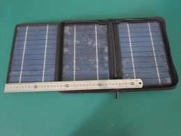 太阳能笔记本充电器 12W太阳能充电包 充电宝 大功率笔记本移动电源