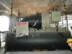北京冷水机组吊装搬运到地下室服务