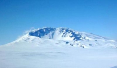 南极地下一公里左右现火山