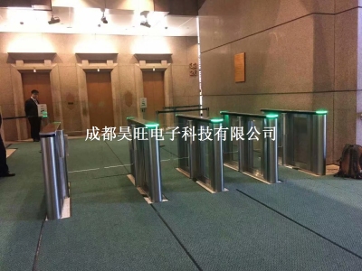 成都大廈寫字樓出入口智能擺閘門禁安裝