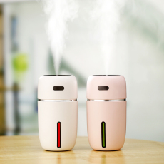 Small i humidifier for the family, a small air heater