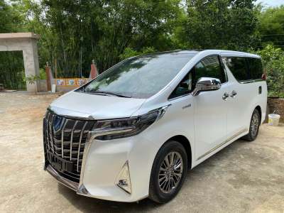 租豐田商務(wù)車，出租豐田埃爾法，阿爾法自駕租車