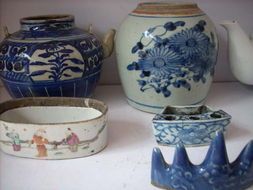 回收老瓷器 上海老糖缸花瓶回收  老花盆茶碗收购