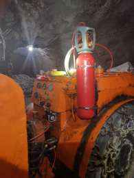煤矿车辆发动机舱超细干粉自动灭火装置